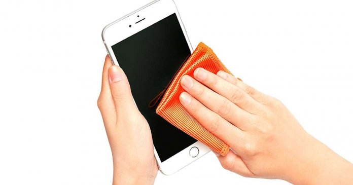 Como limpar o celular e deixá-lo livre de bactérias