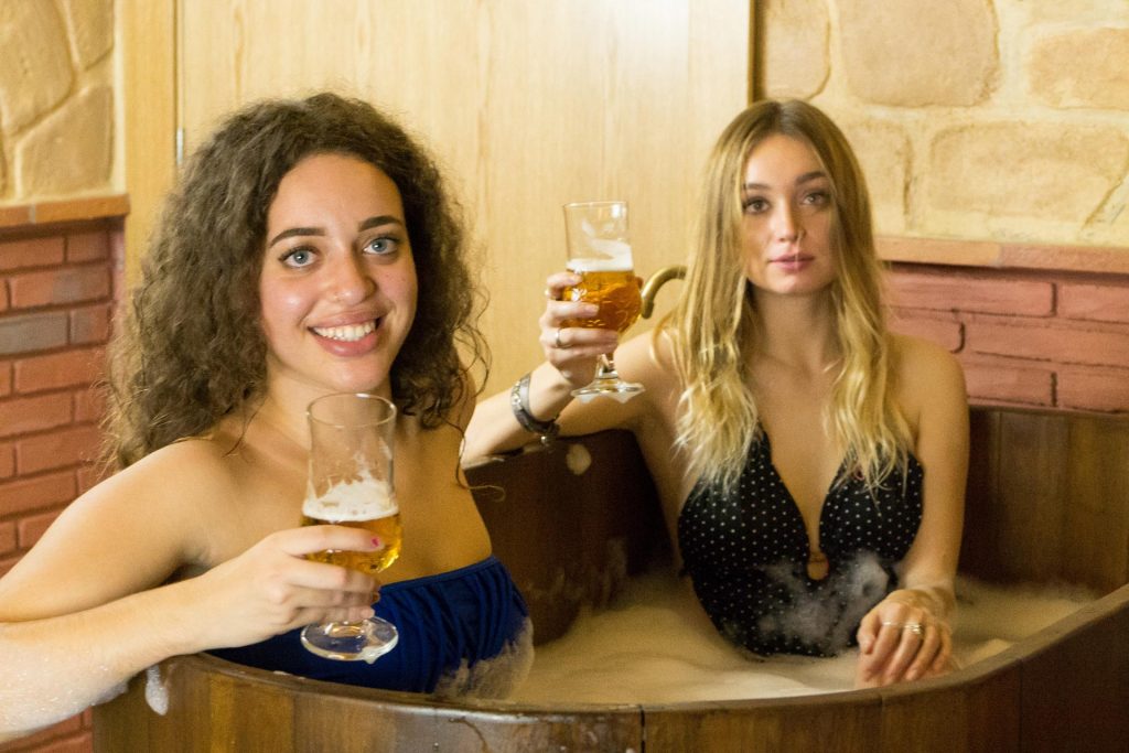 homemnapratica.com - Espanha cria Spa de Cerveja para amantes da bebida