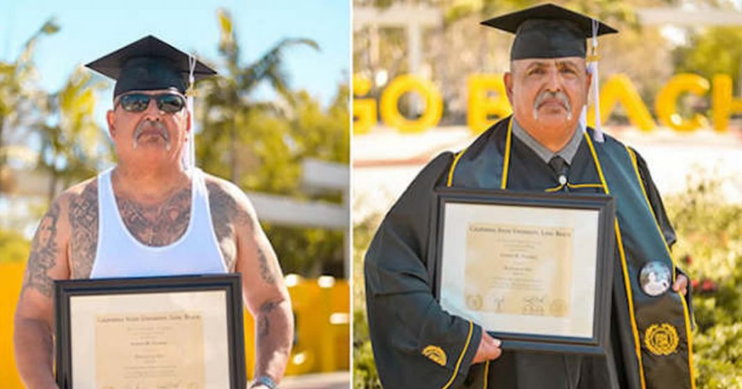 Homem que passou 30 anos na prisão se forma na faculdade com honras