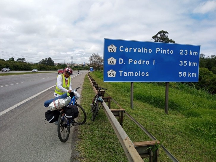 homemnapratica.com - Pai faz promessa e viaja 1.400 km de bicicleta para comemorar formatura do filho.