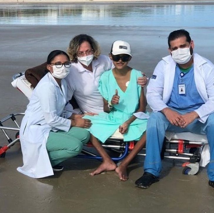 homemnapratica.com - Médicos levam menino hospitalizado à praia para ver o mar.