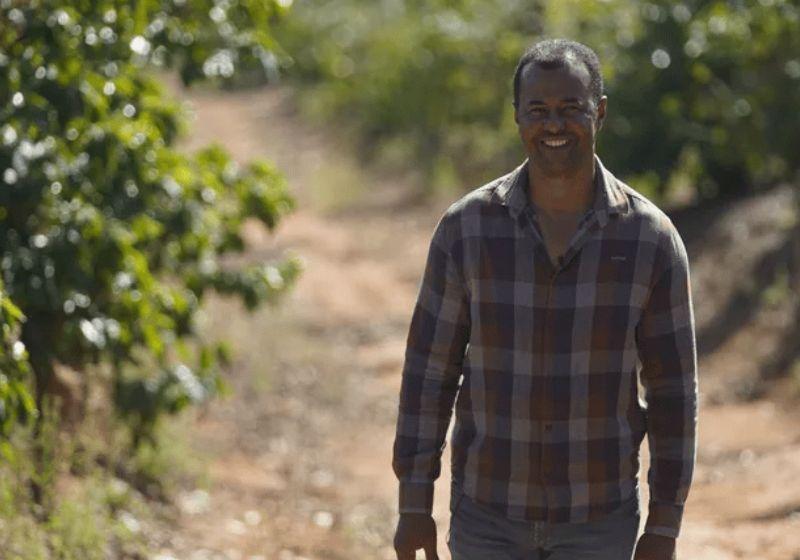 homemnapratica.com - Agricultor compra fazenda onde trabalhou na infância e muda vida da família