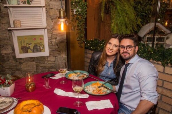 homemnapratica.com - Impedidos de namorar, casal se reencontra após 20 anos pelas redes e vão se casar