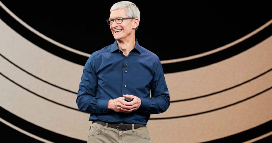 CEO da Apple reduz próprio salário para US$ 49 milhões por ano