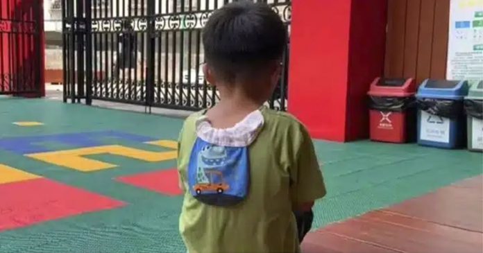 Após descobrir que criança não é seu filho, o pai o abandona na escola