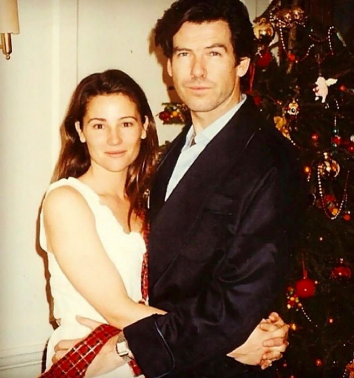 homemnapratica.com - Ex-007 e esposa comemoram 25 anos juntos e suas fotos ao longo dos anos são a prova do amor eterno!